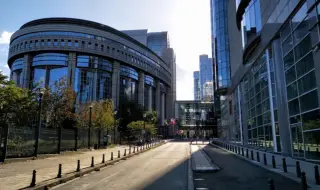 ЕП отложи решението за сделка между ЕС и САЩ