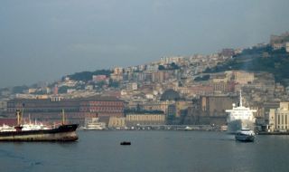 Италианските спецсили освободиха турски кораб, похитен от пирати край бреговете на Неапол ВИДЕО
