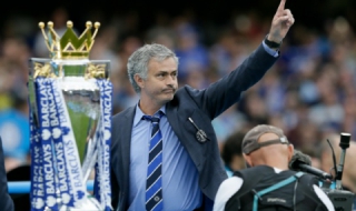 Моу не пропуска случай да захапе Венгер