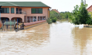 Близо 80 населени места са били засегнати от наводненията