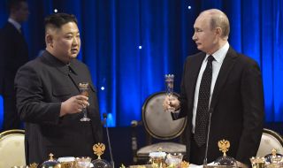 Путин и Ким Чен-ун вдигнаха тостове на официален обяд