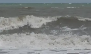 Вълни с височина до 4 метра се очакват по Черноморието