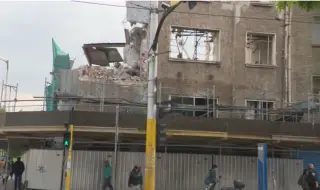 The Metropolitan Municipality stopped the insane demolition of a building, endangering the lives of passers-by 