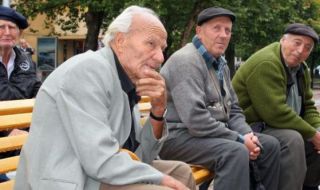Преизчисляват служебно пенсиите от 1 април
