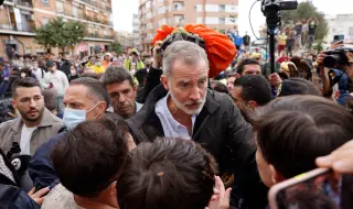 King Felipe VI visit to Valencia: Angry crowd boos him and calls him 'murderer' 