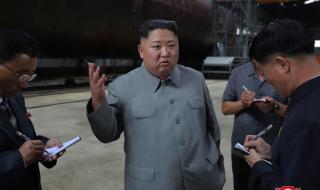 Ким Чен Ун инспектира нова подводница