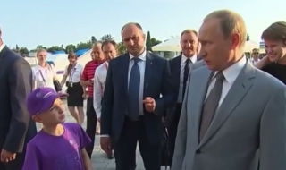 Путин обясни на 11-годишен защо пада рублата