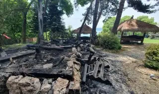 Горя комплексът на кметската фамилия на Благомир Коцев във Варна