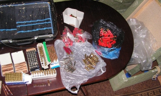 Задържаха над тон нелегален алкохол и незаконни оръжия