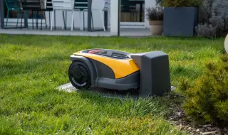 The Smart Garden: Why More and More Bulgarians Are Choosing Robotic Lawnmowers 