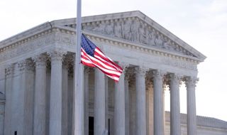 Върховният съд в САЩ разреши временно хапчето за аборт