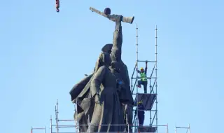 Депутатите изслушват министрите на културата и МРРБ за Паметника на Съветската армия