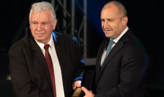 Румен Радев удостои „Метрополитен“ ЕАД с Почетен знак на президента