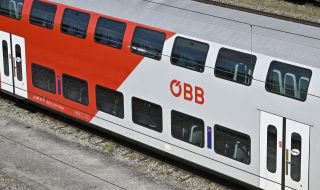 Евакуираха пътниците от нощен влак в Австрия след пожар в тунел
