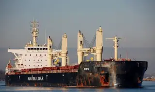 Индия попречи на сомалийски пирати да използват кораба "Руен"