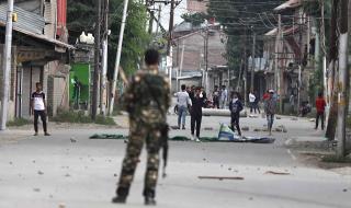 Пакистан се съветва със САЩ за кризата в Кашмир