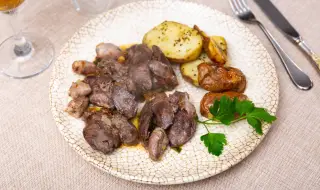 Рецепта на деня: Сотирани пилешки сърца със сладки картофи