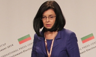 Кунева: Успях да дам мандат, а не да взема място
