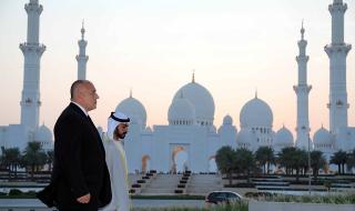 Бойко Борисов посети най-големия мюсюлмански храм в ОАЕ