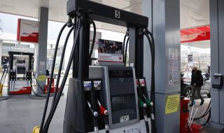 В Гърция искат намаляване на данъците върху горивата по български пример