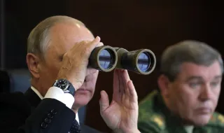 Путин е наблюдавал предварително планирани военни учения, Китай изпрати войски