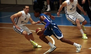 Тери Смит парафира с Лукойл Академик