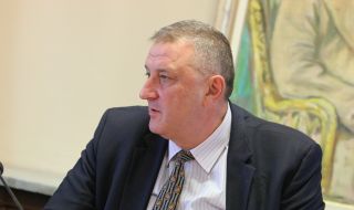 Петър Мутафчиев: От 7 години имаме жп линия за 160 км/ч, но няма влак за нея