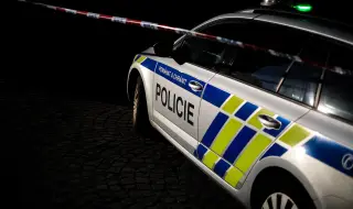 Разследват атака с коктейли „Молотов“ срещу Руския дом в Прага