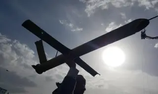 За първи път в историята: Украйна свали руски изтребител Су-30 с морски дрон