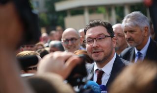 Даниел Митов: Правителството, освен Мария Габриел и Николай Денков, трябва да бъде от експерти