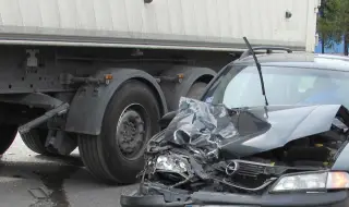 Двама души са загинали в катастрофа в Прохода на Републиката