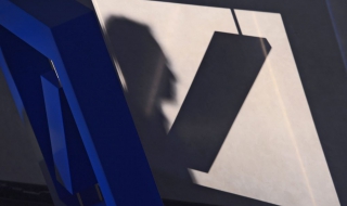 Разследват Deutsche Bank за финансови машинации