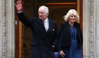 Крал Чарлз III и Камила се завърнаха в Лондон за лечение на рака (СНИМКИ)