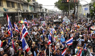 Масови протести и окупация в Тайланд
