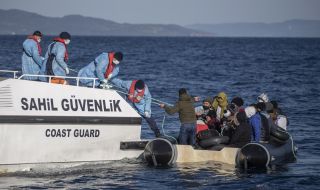 Турската брегова охрана спаси 138 нелегални мигранти