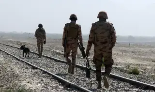Ислямистки бойци убиха 11 пакистански войници от засада