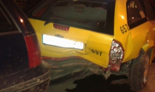 Тежка катастрофа между три коли в Пловдив