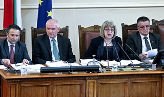 Москов ще се отчита два пъти в годината за ваксините