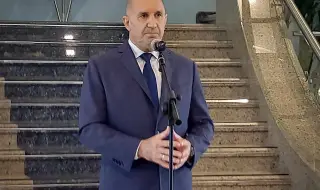 Румен Радев пристигна в Осака