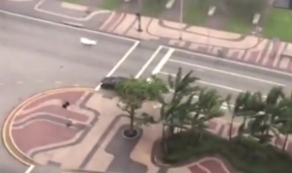 Мебели летят над Маями