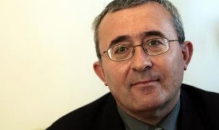 Проф. Слатински: Заразеният от чалга-мислене си остава човек с чалга-мислене дори в политиката