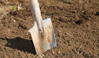 Пребиха мъж с лопата в Монтана