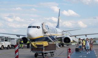 Ryanair отменя между 40 и 50 полета дневно