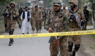 Експлозии разтърсиха съдебен комплекс в Пакистан