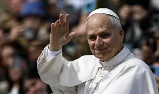 Папа Лъв XIV остро разкритикува Тръмп и войната в Иран, променя тона си към САЩ