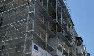 Санират 16 жилищни сгради във Велико Търново