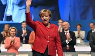 Меркел беше преизбрана за девети път за лидер на ХДС