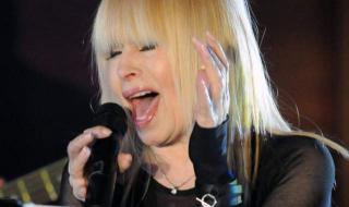 Лили Иванова с топ сделка дни преди кризата