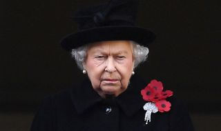 Обвиниха принц Хари, че не уважава баба си