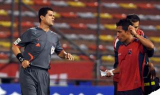 Скандал! Съдийски инструктор искал секс от рефери